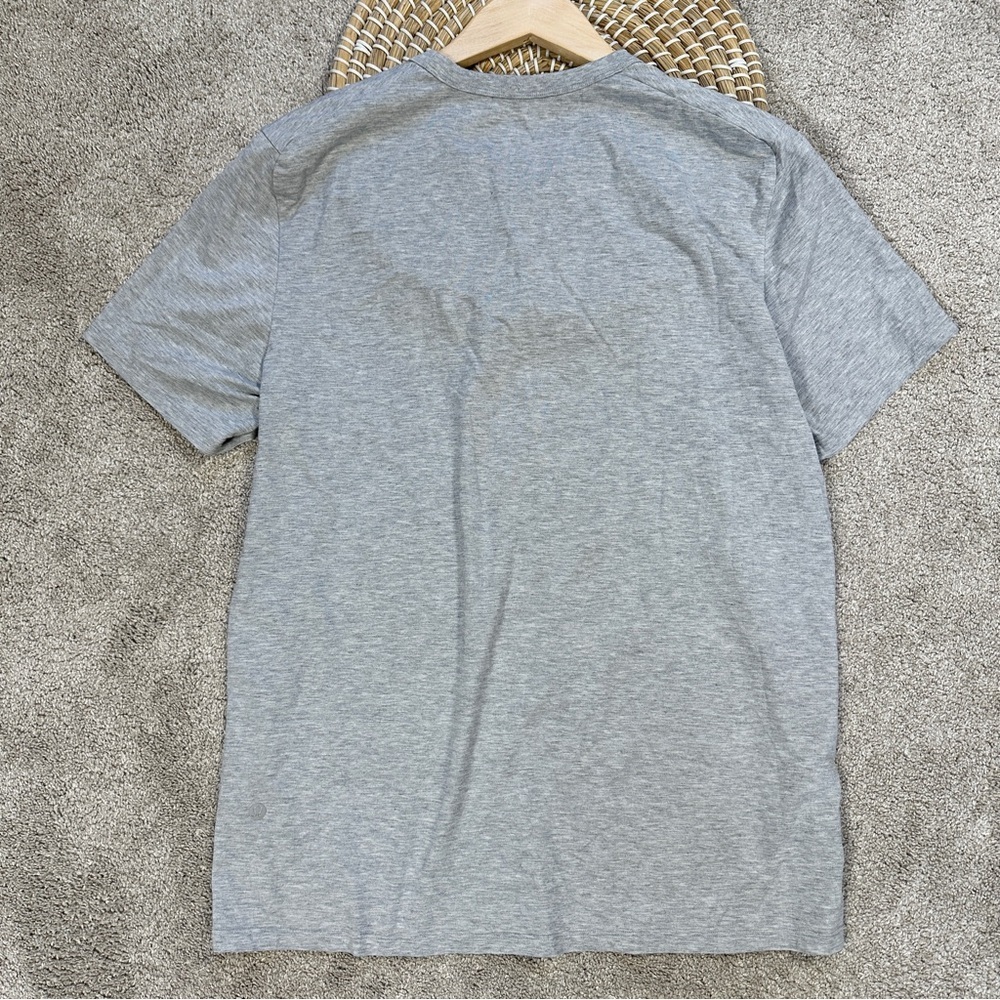 Lululemon Men’s 5 Year Basic Tee *Updated Fit in Heathered Core Medium Grey L - Picture 8 of 11